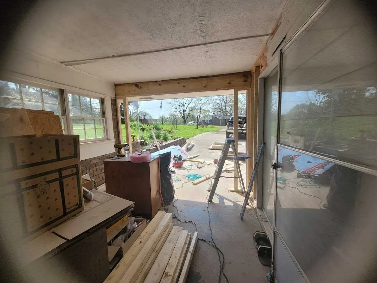 Air movers and dehumidifier for Water Mitigation Services in Lake Arbor